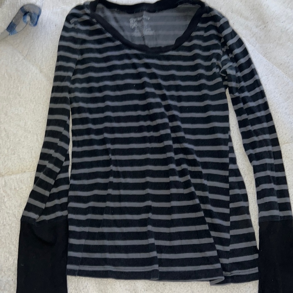 black and grey long sleeve. light feel size medium